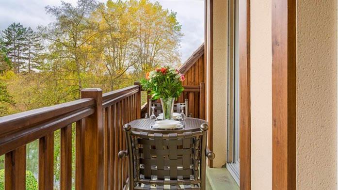 Karma Manoir Des Deux Amants Aparthotel คอนเนลเลส์ ภายนอก รูปภาพ