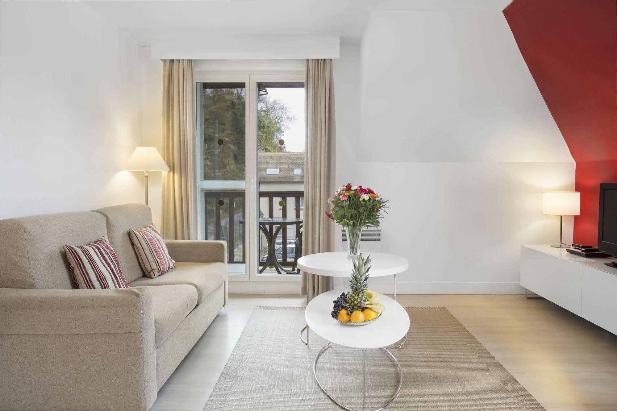 Karma Manoir Des Deux Amants Aparthotel คอนเนลเลส์ ภายนอก รูปภาพ