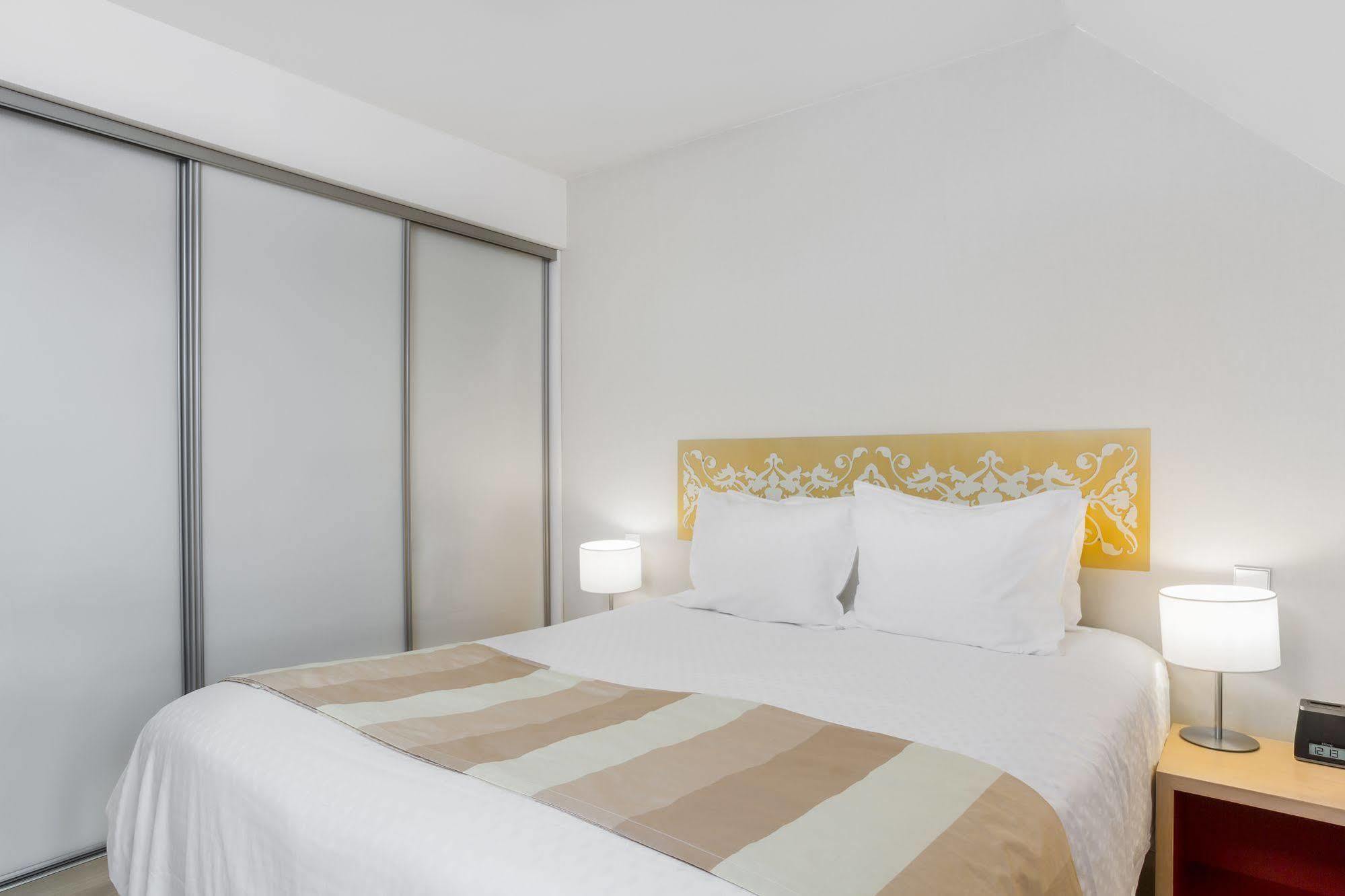 Karma Manoir Des Deux Amants Aparthotel คอนเนลเลส์ ภายนอก รูปภาพ