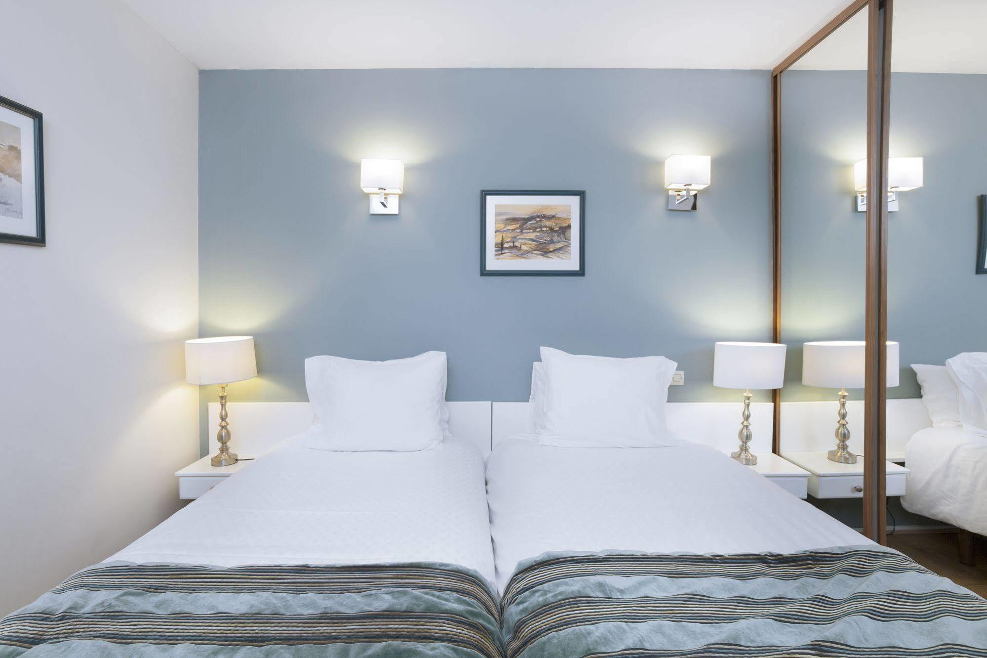 Karma Manoir Des Deux Amants Aparthotel คอนเนลเลส์ ภายนอก รูปภาพ